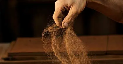 El yapımı kaplama tuğla üretimi: kalıbı alıştırmak
